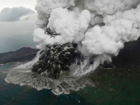 ◤海啸袭印尼◢ 喀拉喀托之子火山 体积缩小逾三分二