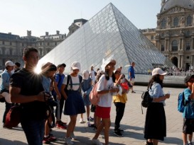 法国罗浮宫 参观人数突破千万人次