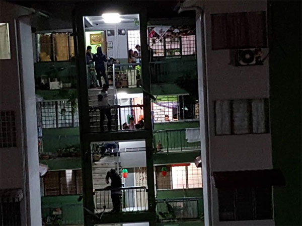 警方受召到现场调查。