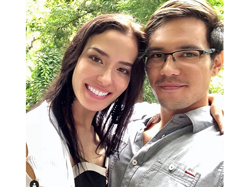 泰国女星Susi(左)与美籍未婚夫。翻摄Susiroo IG