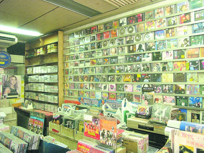 很幸运，我在家乡马六甲一家老唱片店听到打动我的心的音乐。