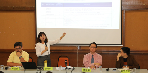 张念群（左2）主讲“从考试到多元评估”，左起为黄瑞泰、林毓聪和郭史光宏。