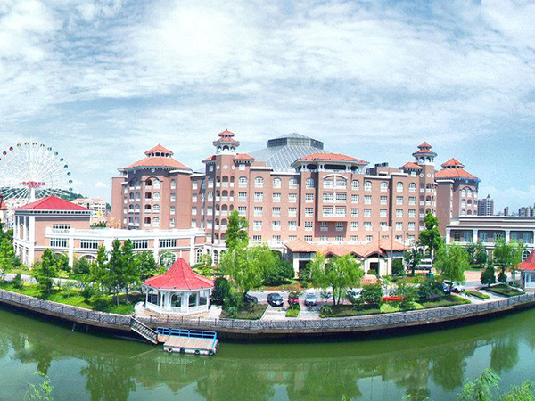 杭州第一世界大酒店。（trip.com）