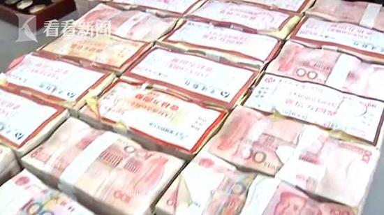 警方破获嫌犯隋某盗取的人民币现款。