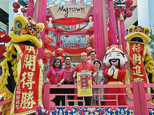 MyTOWN“春之律”新春庆典正式启动！左起为苏古娜、陈冠龙、阿兹罕、许萧仁和王茹敏。