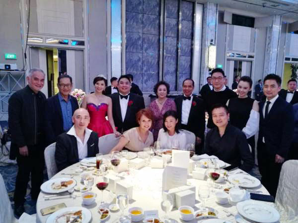 魏国龙与新传媒前艺人李美玲婚宴，多位新传媒艺人也受邀出席。