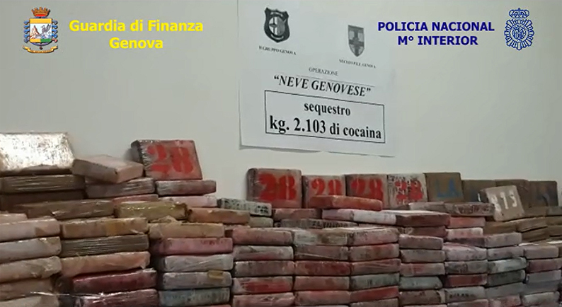 意大利警方在热那亚港截获的2.1吨可卡因，为该国历来最大的毒品案。