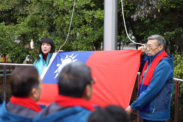 冯淬帆今年1月受邀出席升旗活动。