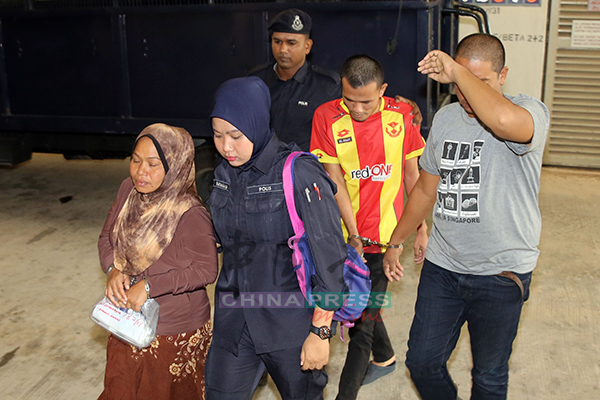 3名印尼籍男女涉嫌偷渡至我国，被警方带往芙蓉地庭了解控状。