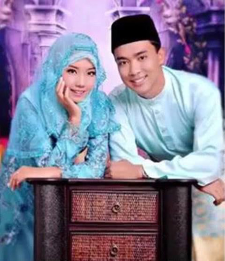 杨晓彤和夫婿沙科林穿上马来传统服装拍婚照。