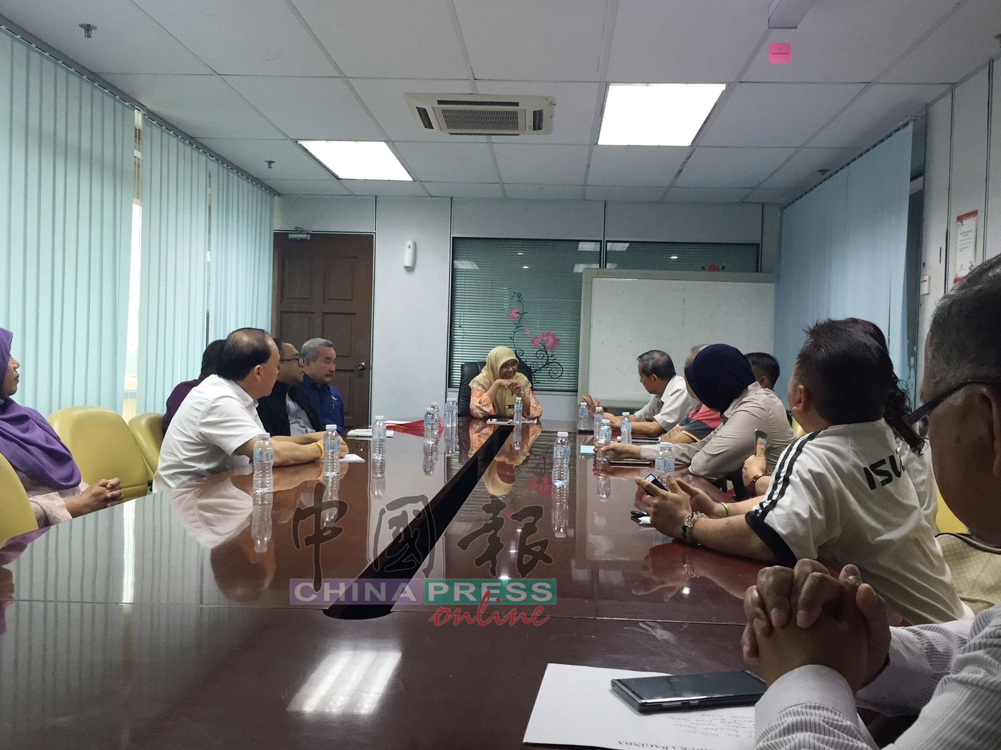 淡马鲁市议会与善信代表及人民代议士对话。