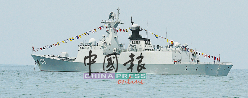中国海军“岳阳”号（舷号575）054A护卫舰已抵达浮罗交怡海域。