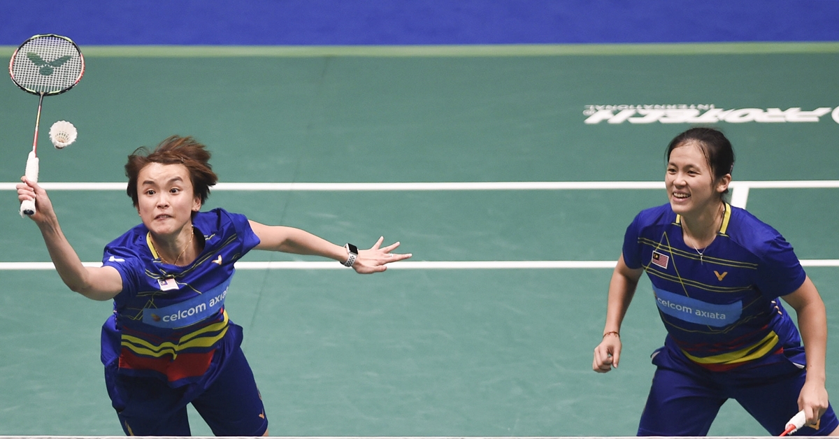 许嘉雯（左）与叶铮雯轻松打进2019年印度羽球公开赛女双16强。（新华社档案照）