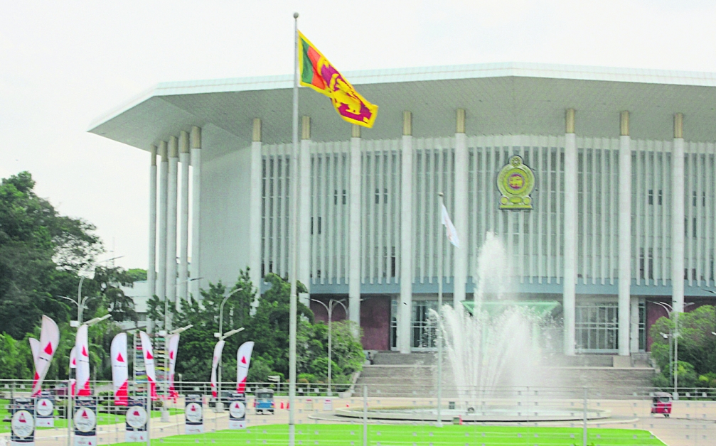 班达拉奈克国际会议大厦，中国政府赠送，象征中斯两国友谊，首都地标之一。