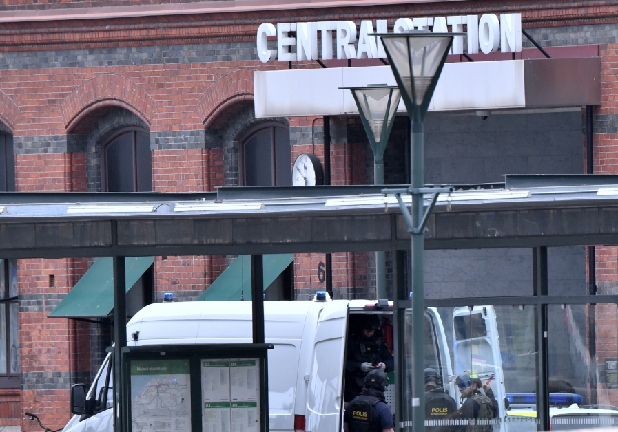 事发的马尔默中央火车站被警方暂时封锁。（美联社）