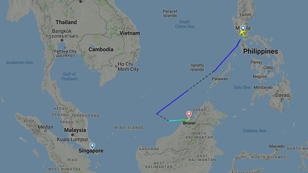 据飞机追踪网站flightradar24的图片显示，该机于凌晨1时45分备降汶莱。