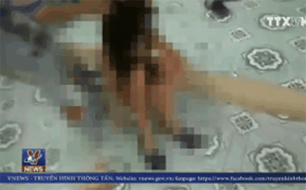 越南校园性暴力 初中少女被剥光