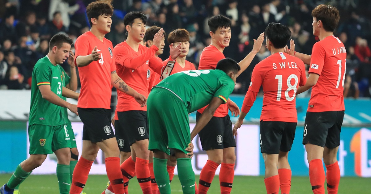 韩国在上一场友谊赛以1比0挫玻利维亚，左3为球星孙兴民。（法新社）