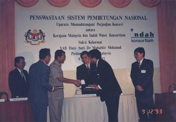 英达丽水于1993年在首相马哈迪见证下，正式接管并全权负责全国的污水系统发展、 管理和监督工作。