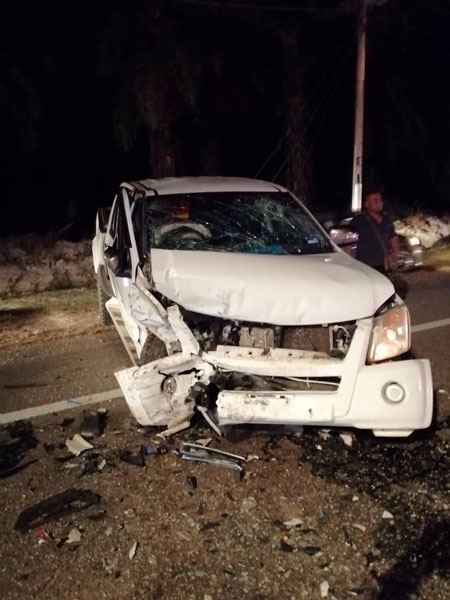 宝腾赛佳轿车在车祸后，被撞得毁坏不堪，两名女司机和乘客夹毙车内。