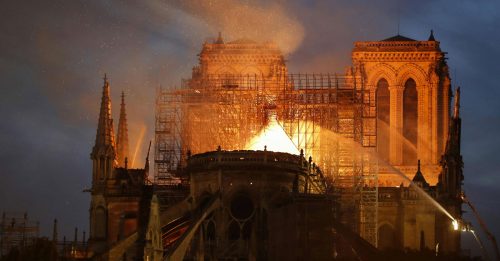 巴黎圣母院大火  中国媒体想到圆明园