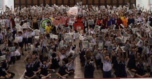 校园阅读分享会．喝亚发可可饮料  阅《中国报》 3校1254学生开心参与