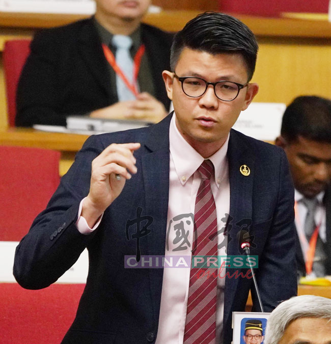 陈家兴在州议会，回覆有关上霹雳，泰裔社会泼水节活动口头提问。