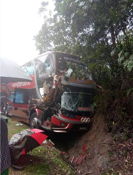车祸造成数十人受伤。