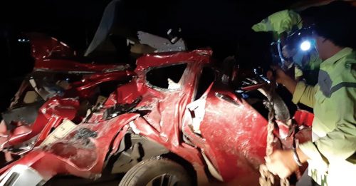 乘客与司机爆冲突 爪哇车祸 12死43伤