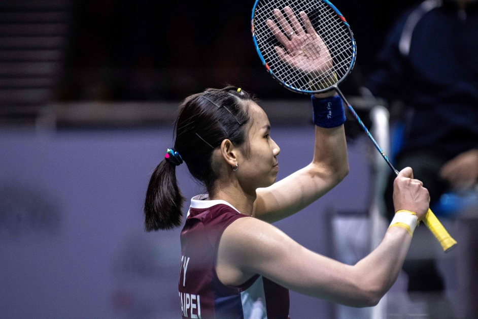 中华台北世界一姐戴资颖在2019年新加坡羽球公开赛夺冠后感谢球迷支持。（法新社）