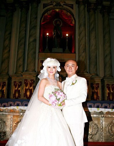 张卫健自嘲当年与张茜在菲律宾举行的婚礼只是一场“戏”！