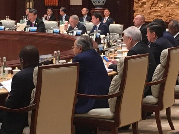 马哈迪出席领导人圆桌会议。