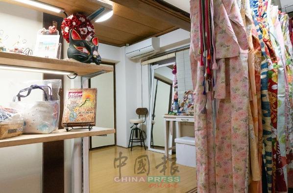 此为设于浅草的Miu Kimono工作室，这里有200件以上的和服与浴衣供客人选择 ，和服款式传统典雅也不失时尚之感。周芳羽透露，这些是她在网站上或通过日本婆婆介绍购得，有的则是自购布料请他人缝制。