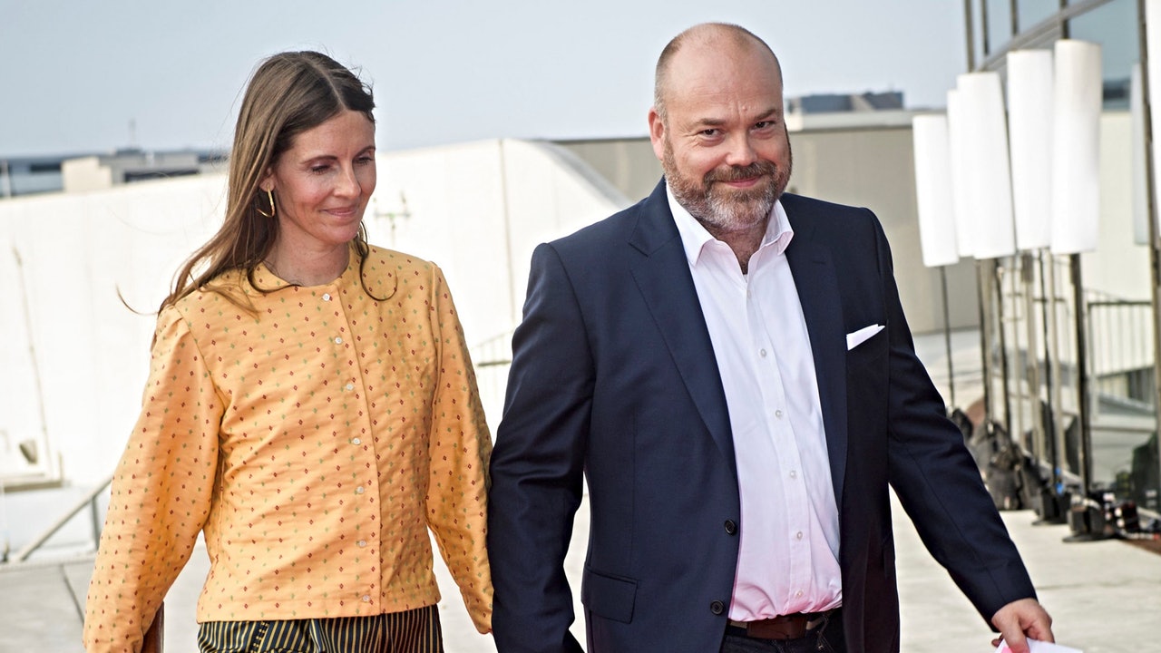 丹麦首富波维森（右）和妻子安妮。