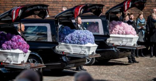 ◤斯里兰卡恐袭◢ 3副白棺 3个孩子 丹麦首富心碎葬礼