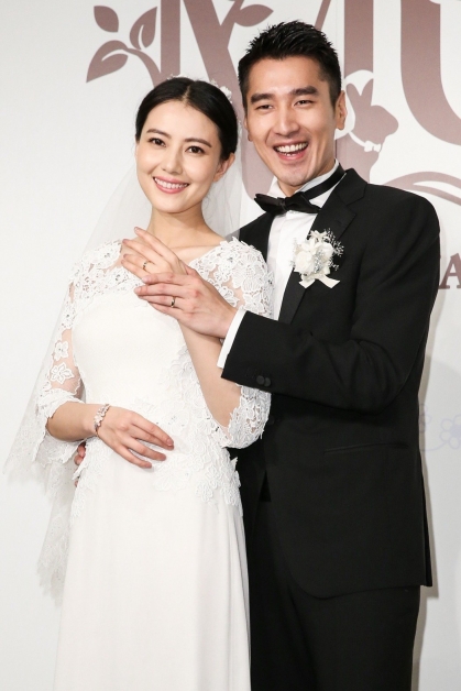 34岁赵又廷与大5岁的高圆圆结婚5年后，终于迎来他们的爱情结晶。