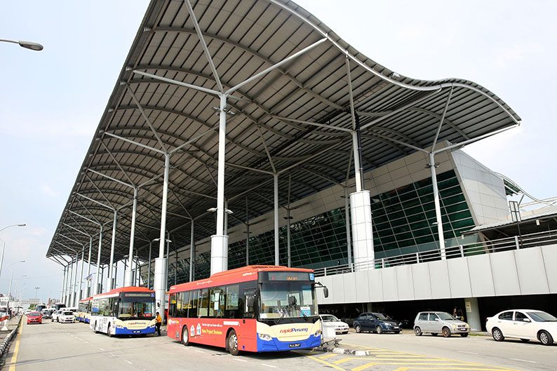 槟州机场预计将扩建至每年可容纳2000万人次的乘客量，可应付直到2035年的需求。
