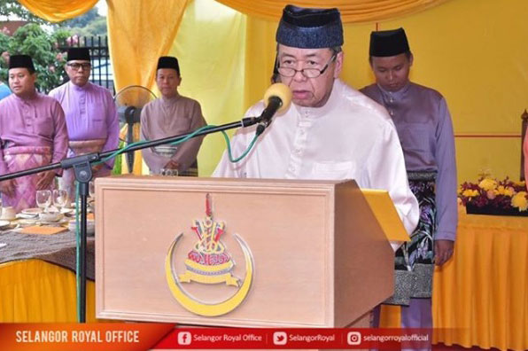 雪州苏丹沙拉弗丁殿下出席开斋晚宴，指对马来人的分裂已经到达了非常忧心的境界，感到难过。