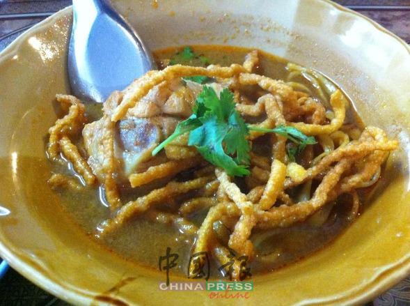Khao Soi是泰北特有的咖哩面，这也是到清迈最不能错过的美食。