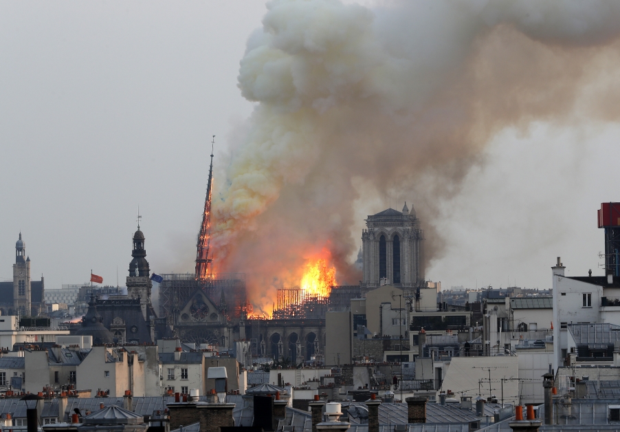 巴黎圣母院4月15日发生大火灾。（美联社）