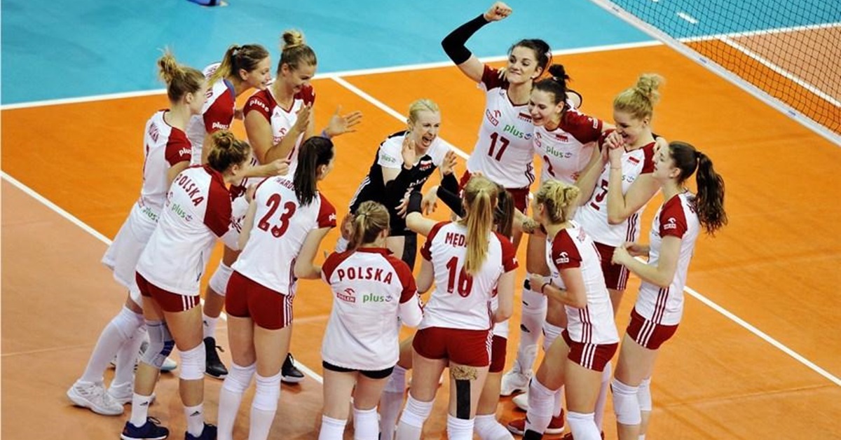 波兰女排表现神勇，勇夺冠军。（世界排球联合会官方推特）