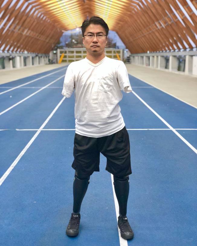 乙武洋匡今年2月就曾分享自己装上义足走路的影片。