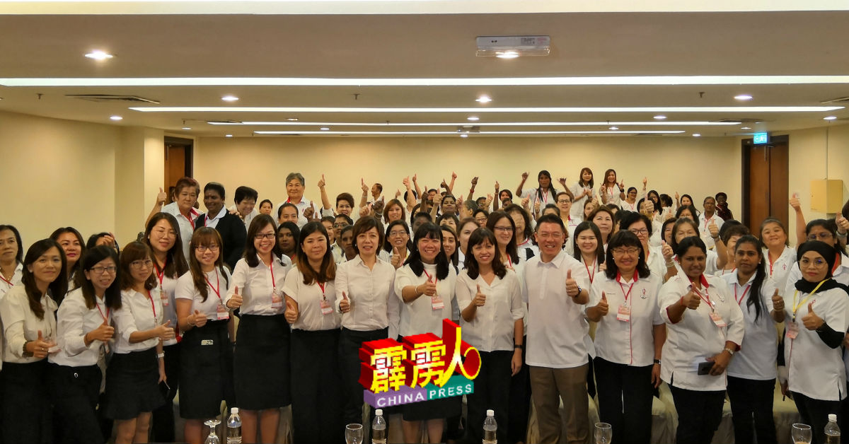 林碧霞（前排右2起）、倪可敏、张念群、黄渼沄 及陈丽群，一同出席行动党霹州妇女组代表大会。