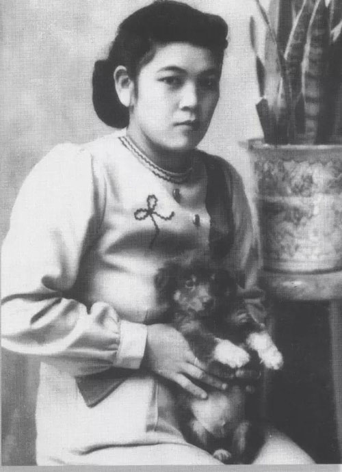1952年朝日新闻社所拍摄的比嘉和子（时年29岁）。