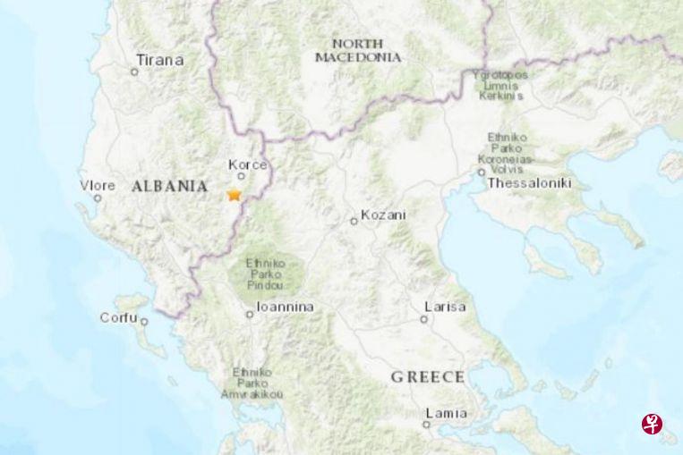 首次地震震中位于科尔察（Korce）城镇东南方，深度14公里。7分钟后，临近希腊和北马其顿边界发生第二次地震，深度18公里。