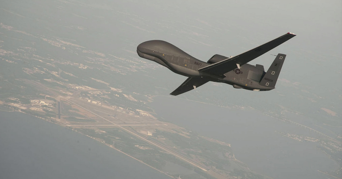 “RQ-4 全球鹰”无人机，由国防公司诺斯罗普·格鲁曼公司（Northrop Grumman）制造，可以在高空连续飞行超过30小时。（欧新社）