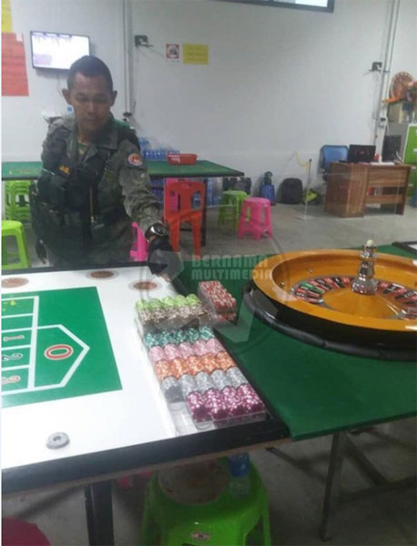 54名赌徒被捕时，正在玩轮盘及骰子赌博游戏。
