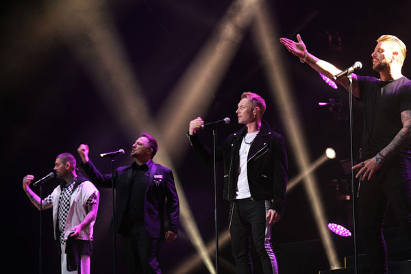 Boyzone借着告别巡演悼念已故团员史蒂芬。