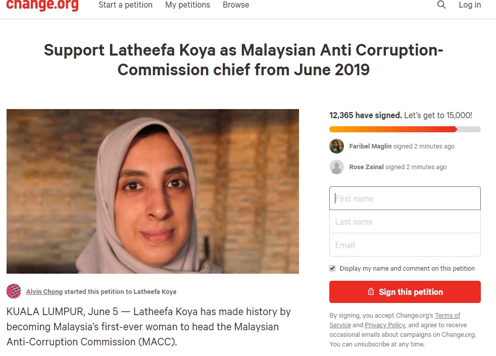 Charge.org网站上有马来语和英语支持拉蒂花联署，联署人数比反对的多出一倍。