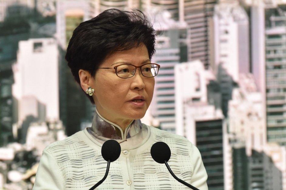 香港特首林郑月娥在香港政府总部召开记者会，正式宣布暂缓修订《逃犯条例》。